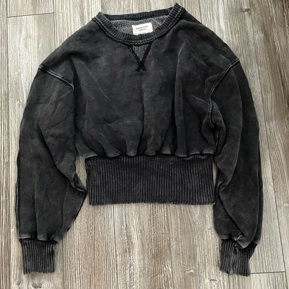 🌸 American Eagle Outfitters Black Women’s Sweatshirt top with ribbed waistband